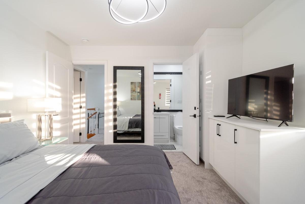Spacious & Modern By The Beach ไวท์ร็อค ภายนอก รูปภาพ