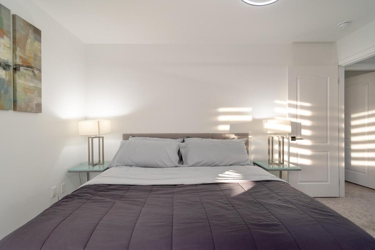 Spacious & Modern By The Beach ไวท์ร็อค ภายนอก รูปภาพ